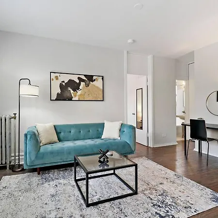 Lively & Fully Furnished 1Br Apartment - Kenwood 408